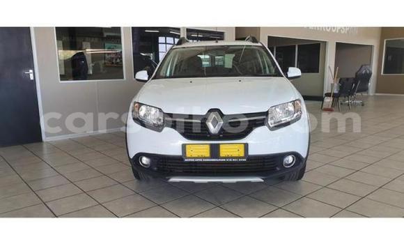 Sayi Na hannu Renault Sandero White Mota in Maseru a Maseru Sayi Na hannu Renault Sandero White Mota in Maseru a Maseru