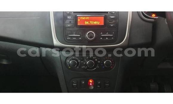 Sayi Na hannu Renault Sandero White Mota in Maseru a Maseru Sayi Na hannu Renault Sandero White Mota in Maseru a Maseru