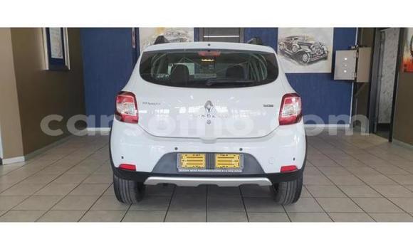 Sayi Na hannu Renault Sandero White Mota in Maseru a Maseru Sayi Na hannu Renault Sandero White Mota in Maseru a Maseru