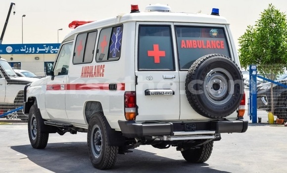 Acheter Neuf Voiture Toyota Land Cruiser Blanc à Butha Buthe, Butha-Buthe Acheter Neuf Voiture Toyota Land Cruiser Blanc à Butha Buthe, Butha-Buthe