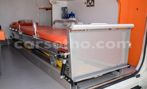 Acheter Neuf Voiture Toyota Land Cruiser Blanc à Butha Buthe, Butha-Buthe Acheter Neuf Voiture Toyota Land Cruiser Blanc à Butha Buthe, Butha-Buthe