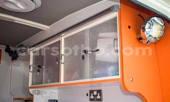 Acheter Neuf Voiture Toyota Land Cruiser Blanc à Butha Buthe, Butha-Buthe Acheter Neuf Voiture Toyota Land Cruiser Blanc à Butha Buthe, Butha-Buthe