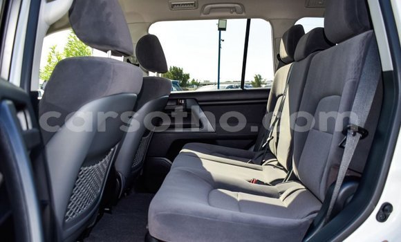 Acheter Neuf Voiture Toyota Land Cruiser Blanc à Butha Buthe, Butha-Buthe Acheter Neuf Voiture Toyota Land Cruiser Blanc à Butha Buthe, Butha-Buthe