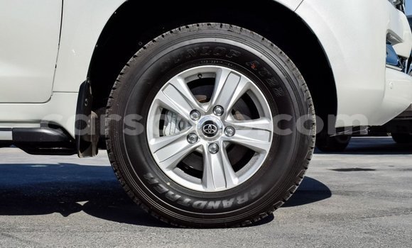 Acheter Neuf Voiture Toyota Land Cruiser Blanc à Butha Buthe, Butha-Buthe Acheter Neuf Voiture Toyota Land Cruiser Blanc à Butha Buthe, Butha-Buthe