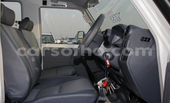 Acheter Neuf Voiture Toyota Land Cruiser Blanc à Butha Buthe, Butha-Buthe Acheter Neuf Voiture Toyota Land Cruiser Blanc à Butha Buthe, Butha-Buthe