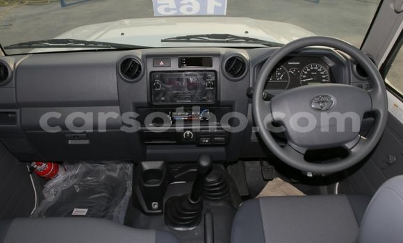 Acheter Neuf Voiture Toyota Land Cruiser Blanc à Butha Buthe, Butha-Buthe Acheter Neuf Voiture Toyota Land Cruiser Blanc à Butha Buthe, Butha-Buthe