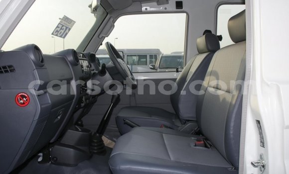 Acheter Neuf Voiture Toyota Land Cruiser Blanc à Butha Buthe, Butha-Buthe Acheter Neuf Voiture Toyota Land Cruiser Blanc à Butha Buthe, Butha-Buthe