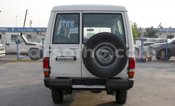 Acheter Neuf Voiture Toyota Land Cruiser Blanc à Butha Buthe, Butha-Buthe Acheter Neuf Voiture Toyota Land Cruiser Blanc à Butha Buthe, Butha-Buthe
