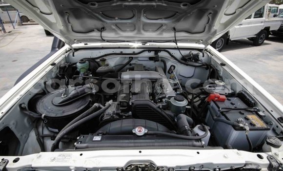 Acheter Neuf Voiture Toyota Land Cruiser Blanc à Butha Buthe, Butha-Buthe Acheter Neuf Voiture Toyota Land Cruiser Blanc à Butha Buthe, Butha-Buthe