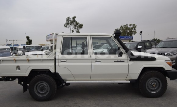 Acheter Neuf Voiture Toyota Land Cruiser Blanc à Butha Buthe, Butha-Buthe Acheter Neuf Voiture Toyota Land Cruiser Blanc à Butha Buthe, Butha-Buthe