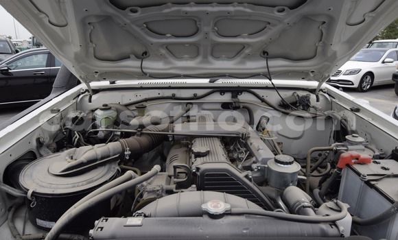 Acheter Neuf Voiture Toyota Land Cruiser Blanc à Butha Buthe, Butha-Buthe Acheter Neuf Voiture Toyota Land Cruiser Blanc à Butha Buthe, Butha-Buthe