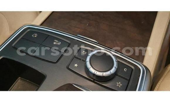 Sayi Na hannu Mercedes-Benz M-klasse AMG White Mota in Maseru a Maseru Sayi Na hannu Mercedes-Benz M-klasse AMG White Mota in Maseru a Maseru