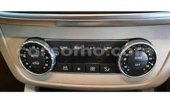 Sayi Na hannu Mercedes-Benz M-klasse AMG White Mota in Maseru a Maseru Sayi Na hannu Mercedes-Benz M-klasse AMG White Mota in Maseru a Maseru