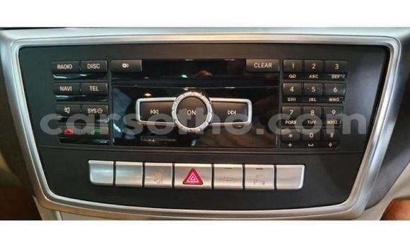 Sayi Na hannu Mercedes-Benz M-klasse AMG White Mota in Maseru a Maseru Sayi Na hannu Mercedes-Benz M-klasse AMG White Mota in Maseru a Maseru