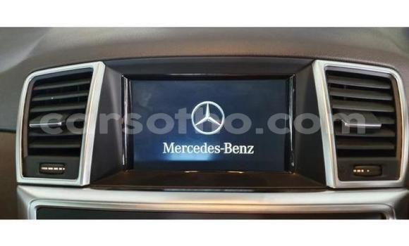 Sayi Na hannu Mercedes-Benz M-klasse AMG White Mota in Maseru a Maseru Sayi Na hannu Mercedes-Benz M-klasse AMG White Mota in Maseru a Maseru