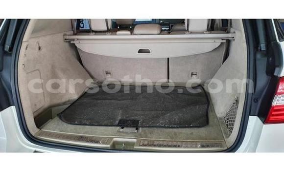 Sayi Na hannu Mercedes-Benz M-klasse AMG White Mota in Maseru a Maseru Sayi Na hannu Mercedes-Benz M-klasse AMG White Mota in Maseru a Maseru