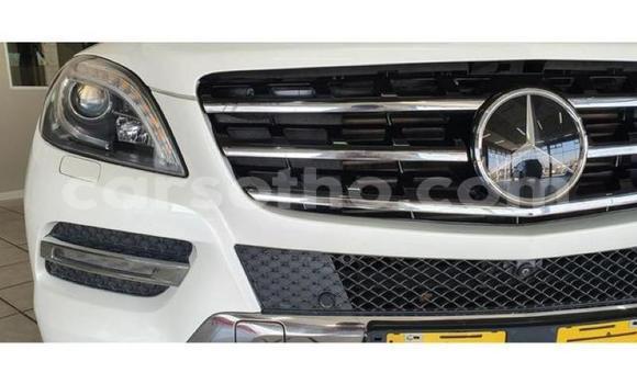 Sayi Na hannu Mercedes-Benz M-klasse AMG White Mota in Maseru a Maseru Sayi Na hannu Mercedes-Benz M-klasse AMG White Mota in Maseru a Maseru