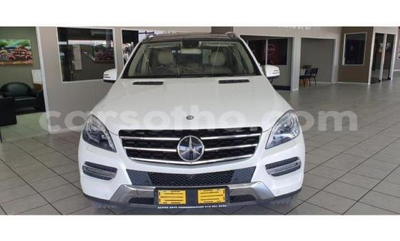 Sayi Na hannu Mercedes-Benz M-klasse AMG White Mota in Maseru a Maseru Sayi Na hannu Mercedes-Benz M-klasse AMG White Mota in Maseru a Maseru