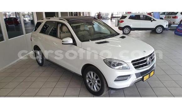 Sayi Na hannu Mercedes-Benz M-klasse AMG White Mota in Maseru a Maseru Sayi Na hannu Mercedes-Benz M-klasse AMG White Mota in Maseru a Maseru