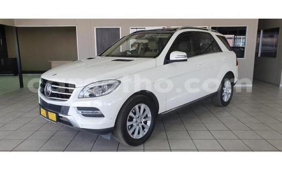 Sayi Na hannu Mercedes-Benz M-klasse AMG White Mota in Maseru a Maseru Sayi Na hannu Mercedes-Benz M-klasse AMG White Mota in Maseru a Maseru