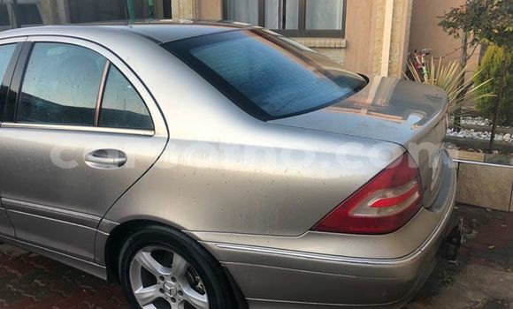 Acheter Occasion Voiture Mercedes-Benz C–Class Gris à Maseru, Maseru Acheter Occasion Voiture Mercedes-Benz C–Class Gris à Maseru, Maseru