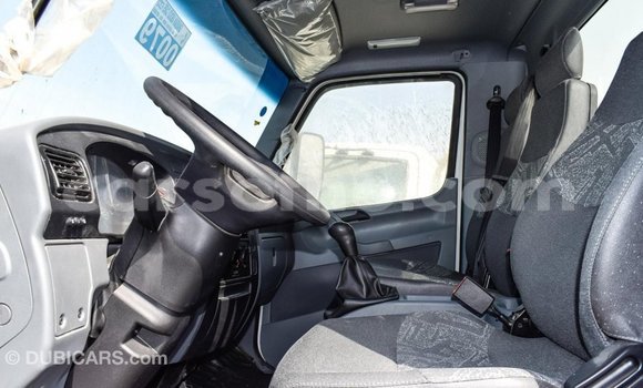 Acheter Import Voiture Mercedes-Benz 190 Blanc à Import - Dubai, Maseru Acheter Import Voiture Mercedes-Benz 190 Blanc à Import - Dubai, Maseru