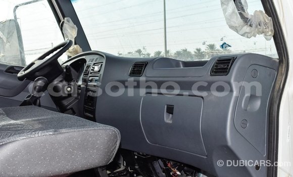 Acheter Import Voiture Mercedes-Benz 190 Blanc à Import - Dubai, Maseru Acheter Import Voiture Mercedes-Benz 190 Blanc à Import - Dubai, Maseru