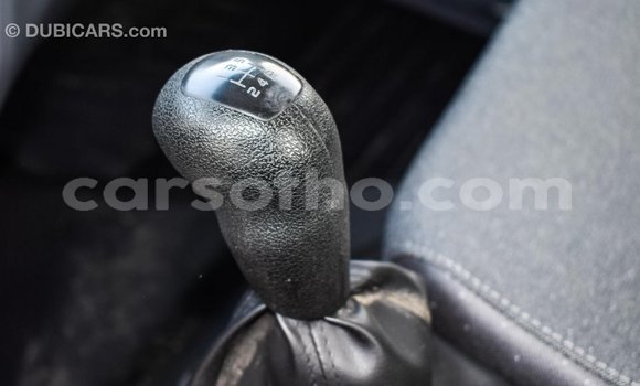 Acheter Import Voiture Mercedes-Benz 190 Blanc à Import - Dubai, Maseru Acheter Import Voiture Mercedes-Benz 190 Blanc à Import - Dubai, Maseru