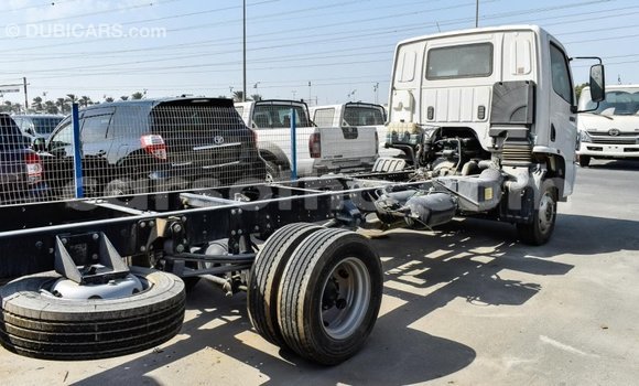 Acheter Import Voiture Mercedes-Benz 190 Blanc à Import - Dubai, Maseru Acheter Import Voiture Mercedes-Benz 190 Blanc à Import - Dubai, Maseru