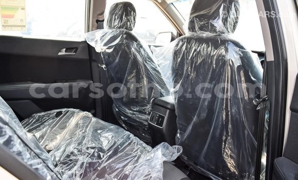 Sayi Imported Hyundai Creta Beige Mota in Import - Dubai a Maseru Sayi Imported Hyundai Creta Beige Mota in Import - Dubai a Maseru