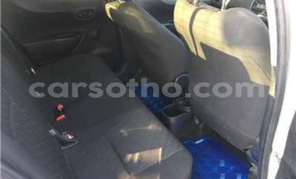 Acheter Occasion Voiture Toyota Yaris Blanc à Maseru, Maseru Acheter Occasion Voiture Toyota Yaris Blanc à Maseru, Maseru