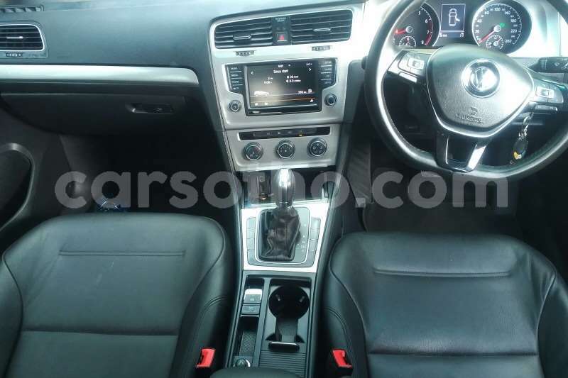 Big with watermark vw golf hatch golf vii 1 4 tsi comfortline dsg 2016 id 61900446 type main