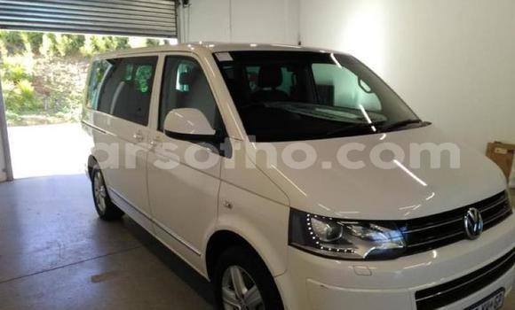 Buy Used Volkswagen Caravelle White Car in Mafeteng in Mafeteng Buy Used Volkswagen Caravelle White Car in Mafeteng in Mafeteng
