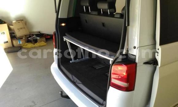 Buy Used Volkswagen Caravelle White Car in Mafeteng in Mafeteng Buy Used Volkswagen Caravelle White Car in Mafeteng in Mafeteng
