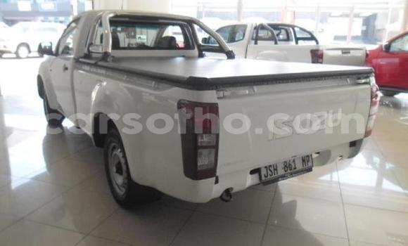 Buy Used Isuzu KB White Car in Maseru in Maseru Buy Used Isuzu KB White Car in Maseru in Maseru