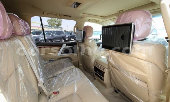 Acheter Neuf Voiture Toyota Land Cruiser Blanc à Butha–Buthe, Thaba-Tseka Acheter Neuf Voiture Toyota Land Cruiser Blanc à Butha–Buthe, Thaba-Tseka