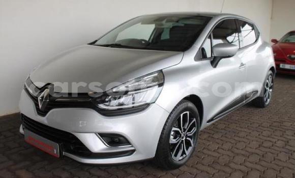 Sayi Na hannu Renault Clio Silver Mota in Maputsoa a Leribe Sayi Na hannu Renault Clio Silver Mota in Maputsoa a Leribe