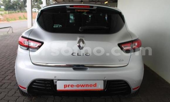 Sayi Na hannu Renault Clio Silver Mota in Maputsoa a Leribe Sayi Na hannu Renault Clio Silver Mota in Maputsoa a Leribe