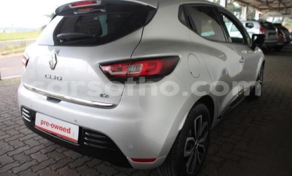 Sayi Na hannu Renault Clio Silver Mota in Maputsoa a Leribe Sayi Na hannu Renault Clio Silver Mota in Maputsoa a Leribe