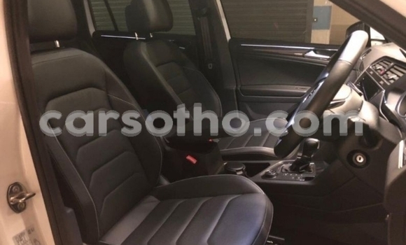Sayi Na hannu Volkswagen Tiguan White Mota in Thaba–Tseka a Mafeteng Sayi Na hannu Volkswagen Tiguan White Mota in Thaba–Tseka a Mafeteng