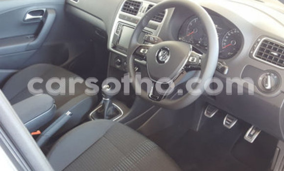 Sayi Na hannu Volkswagen Polo White Mota in Thaba–Tseka a Mafeteng Sayi Na hannu Volkswagen Polo White Mota in Thaba–Tseka a Mafeteng