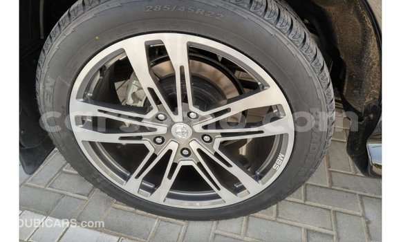 Sayi Imported Toyota Land Cruiser Black Mota in Import - Dubai a Maseru Sayi Imported Toyota Land Cruiser Black Mota in Import - Dubai a Maseru