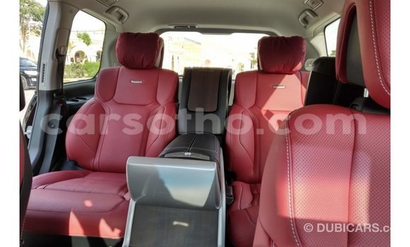 Sayi Imported Toyota Land Cruiser Black Mota in Import - Dubai a Maseru Sayi Imported Toyota Land Cruiser Black Mota in Import - Dubai a Maseru