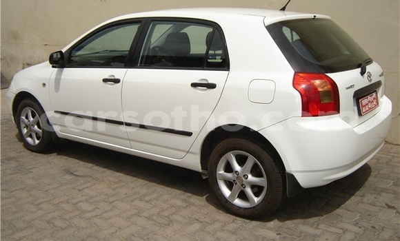 Sayi Na hannu Toyota Runx White Mota in Maseru a Maseru Sayi Na hannu Toyota Runx White Mota in Maseru a Maseru