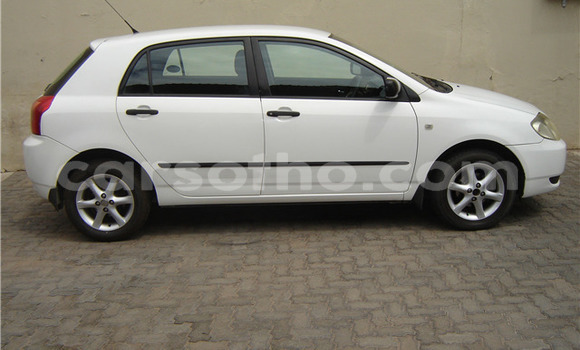 Sayi Na hannu Toyota Runx White Mota in Maseru a Maseru Sayi Na hannu Toyota Runx White Mota in Maseru a Maseru