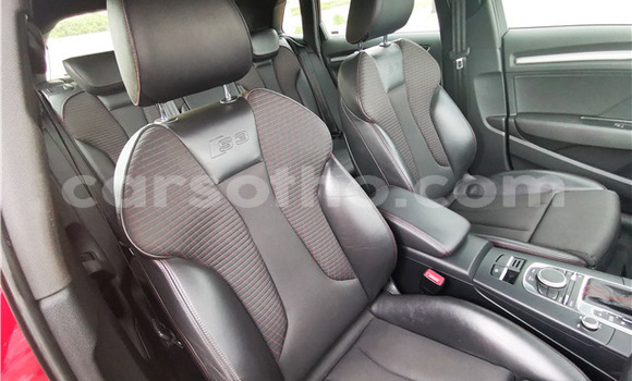 Acheter Occasion Voiture Audi RS3 Rouge à Maseru, Maseru Acheter Occasion Voiture Audi RS3 Rouge à Maseru, Maseru