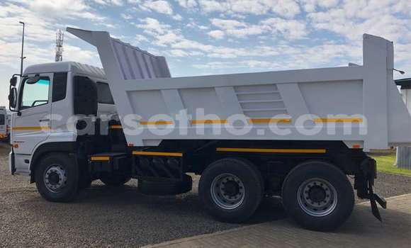 اشتري مستعمل Nissan UD White شاحنة في Mohale's Hoek في Mohale's Hoek اشتري مستعمل Nissan UD White شاحنة في Mohale's Hoek في Mohale's Hoek