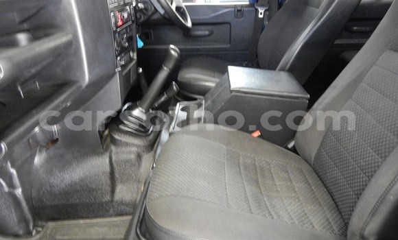 Acheter Occasion Voiture Land Rover Defender Bleu à Maseru, Maseru Acheter Occasion Voiture Land Rover Defender Bleu à Maseru, Maseru