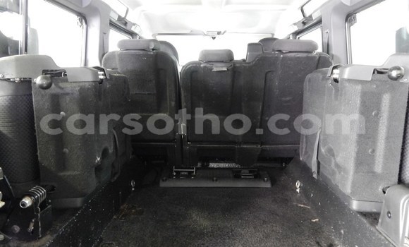 Acheter Occasion Voiture Land Rover Defender Bleu à Maseru, Maseru Acheter Occasion Voiture Land Rover Defender Bleu à Maseru, Maseru