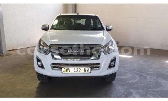 Acheter Occasion Voiture Isuzu KB Blanc à Maseru, Maseru Acheter Occasion Voiture Isuzu KB Blanc à Maseru, Maseru